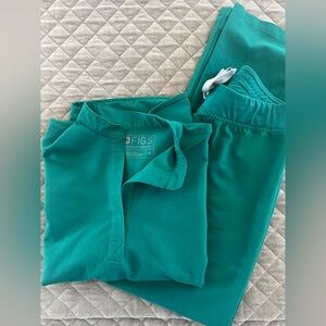 Figs Hunter Green Medical Scrub Set - Top & Pants